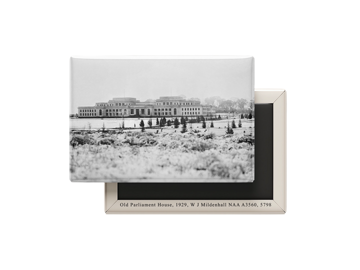 Old Parliament House in Snow Magnet